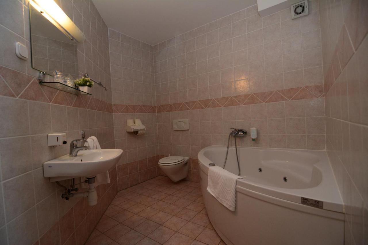 Gostisce Vinski Hram Hotel Ivanjkovci Bagian luar foto